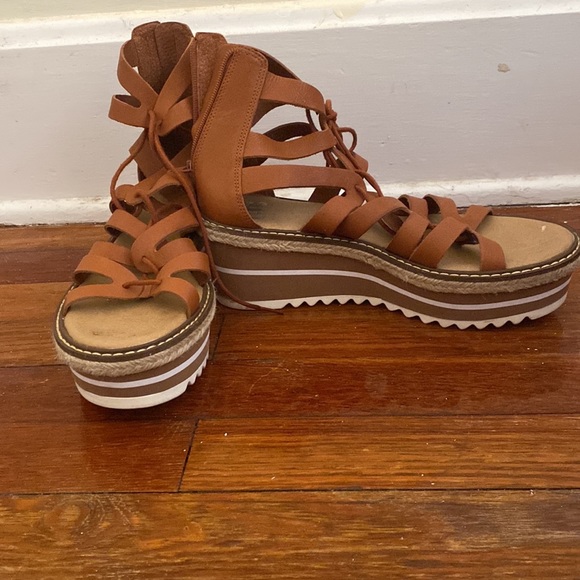 GIANNI BINI brown platform sandals - Picture 3 of 4